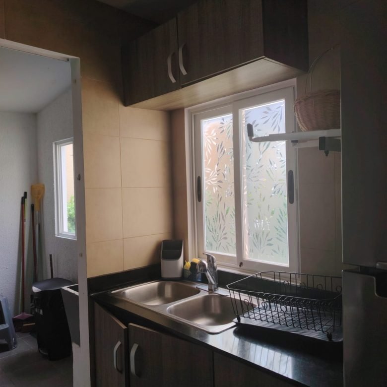 Playa Coronado: Casa Amoblada, con Techos Altos, en Esquina, Seguridad, 3 Recs