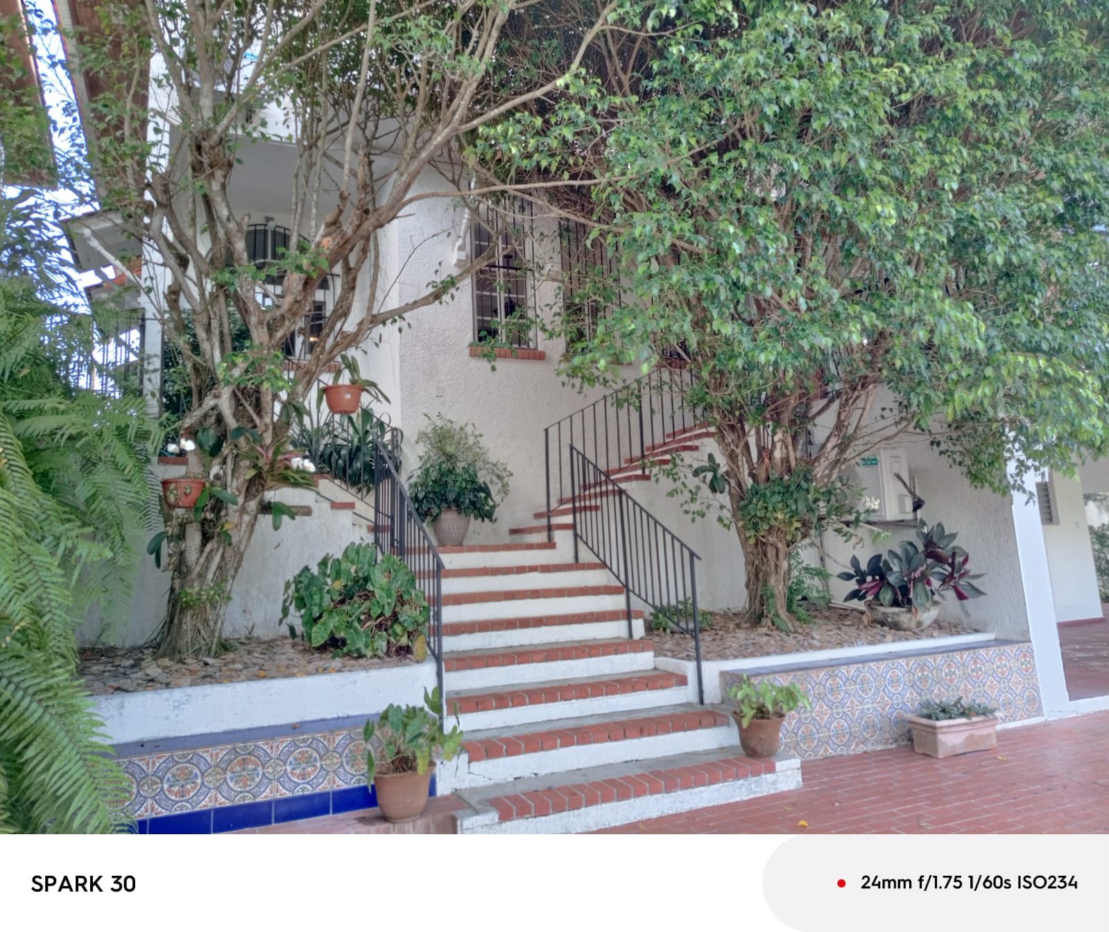 Gema en el centro de la ciudad – Casa en La Alameda / Dos Mares