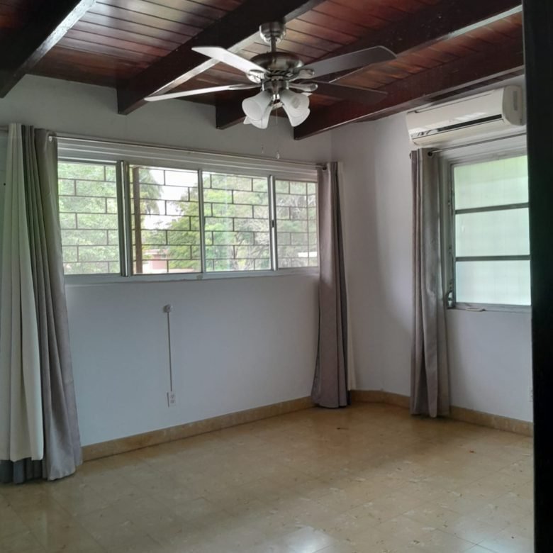 Casa en Cardenas Area del Cana, Detrás de Embajada US, con Garita de Seguridad