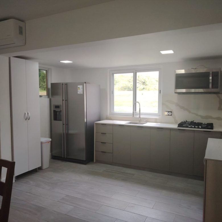 Casa / Villa de Playa con Paneles Solares y Piscina – en Decameron: con Campo de Golf, Lagos Artificiales