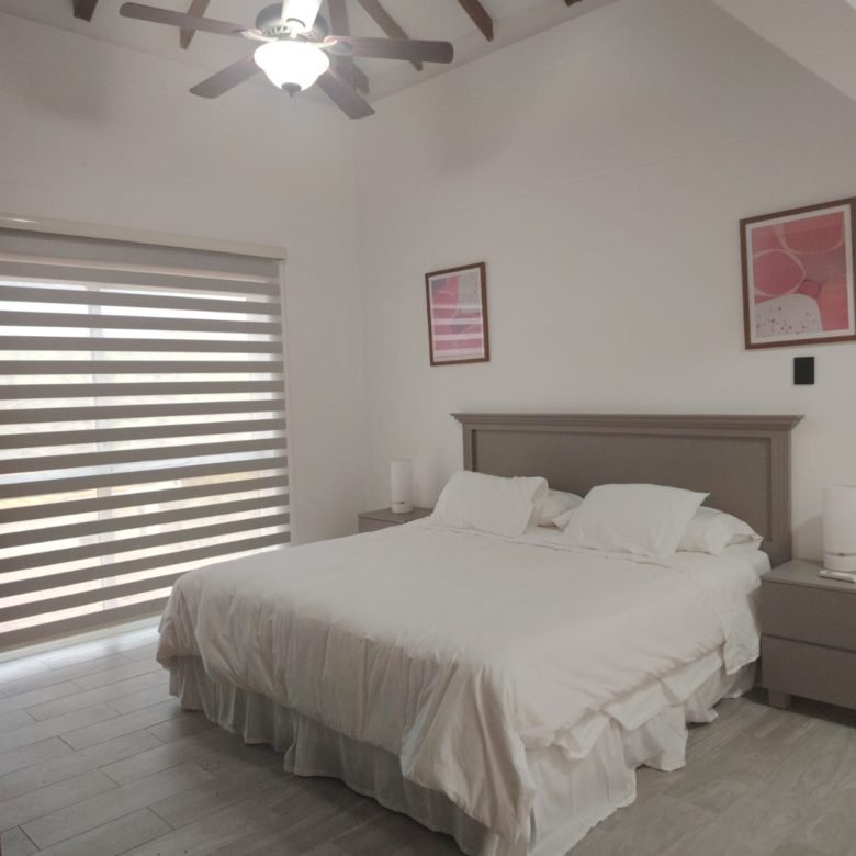Casa / Villa de Playa con Paneles Solares y Piscina – en Decameron: con Campo de Golf, Lagos Artificiales