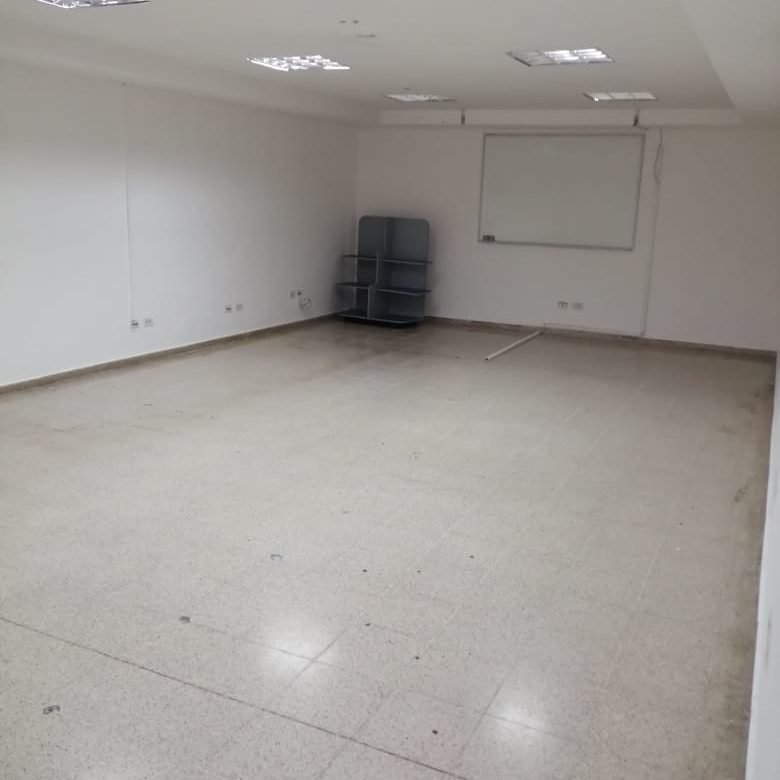 Bodega – Oficina: Tumba Muerto, Andén de Carga, Bodega de 1 Solo Nivel