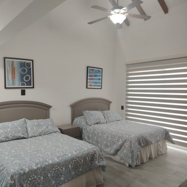 Casa / Villa de Playa con Paneles Solares y Piscina – en Decameron: con Campo de Golf, Lagos Artificiales