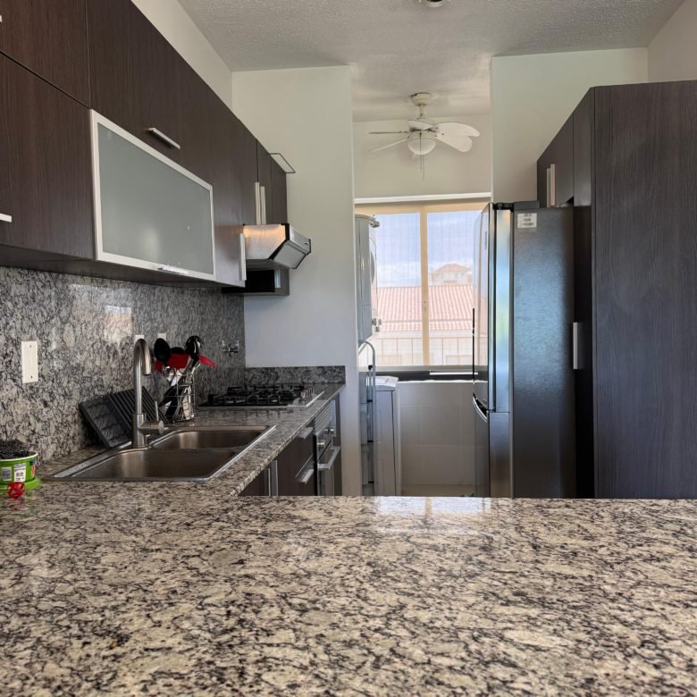 Playa Vistamar, Marina Golf: Apartamento Amoblado de 139 m², 2 Recámaras