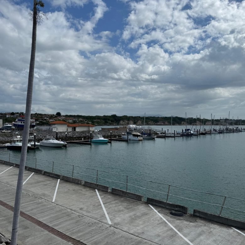 Playa Vistamar, Marina Golf: Apartamento Amoblado de 139 m², 2 Recámaras