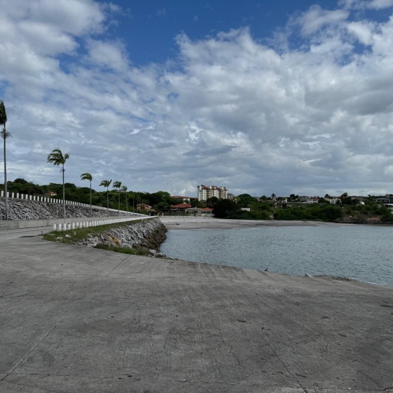 Playa Vistamar, Marina Golf: Apartamento Amoblado de 139 m², 2 Recámaras