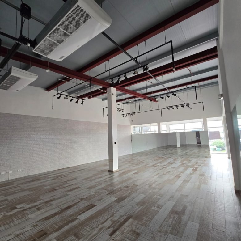 Costa del Este – Local Comercial: Esquinero, piso 1, de un nivel