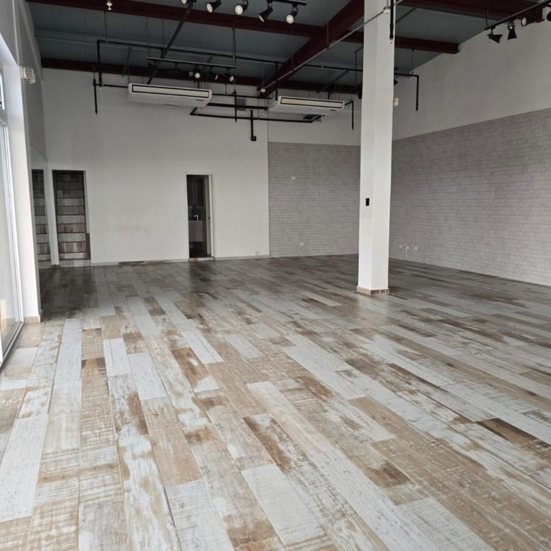Costa del Este – Local Comercial: Esquinero, piso 1, de un nivel