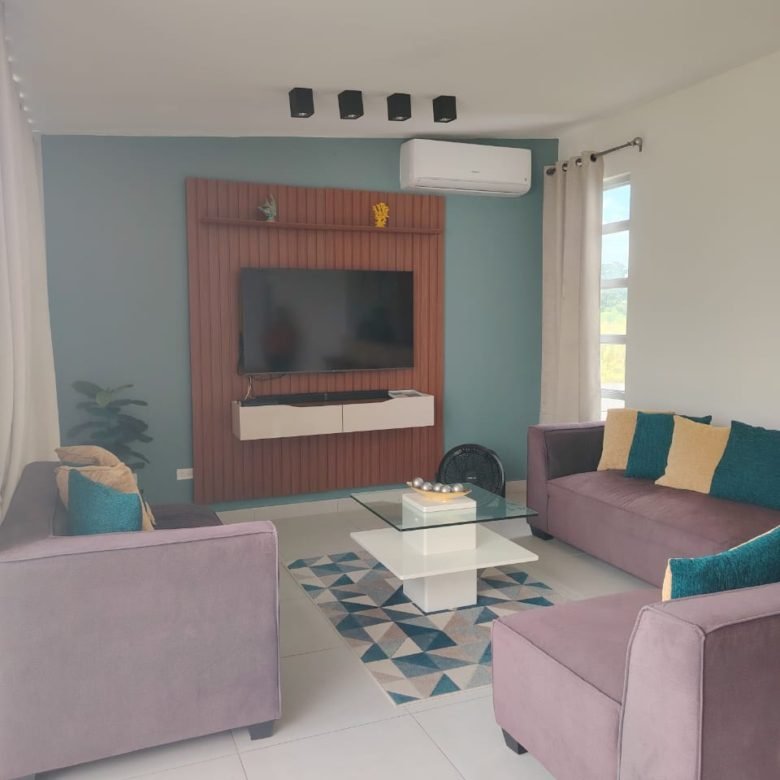 Casa en Residencial con Piscina – Sector de Playa: Las Lajas, 2 Recs, Amoblada