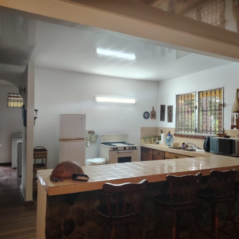 Playa Gorgona: Casa de Playa con 1200 m² de Terreno, de 3 Recámaras, Cerca Playa