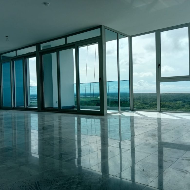 Santa Maria: The Ivy, Para Estrenar, Apartamento de 324 m², 3 Recámaras