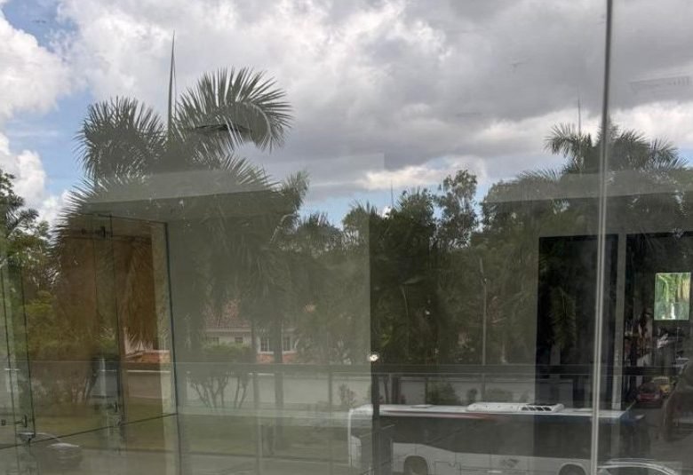 Costa del Este: Local de Mezanine, acceso directo a estacionamientos
