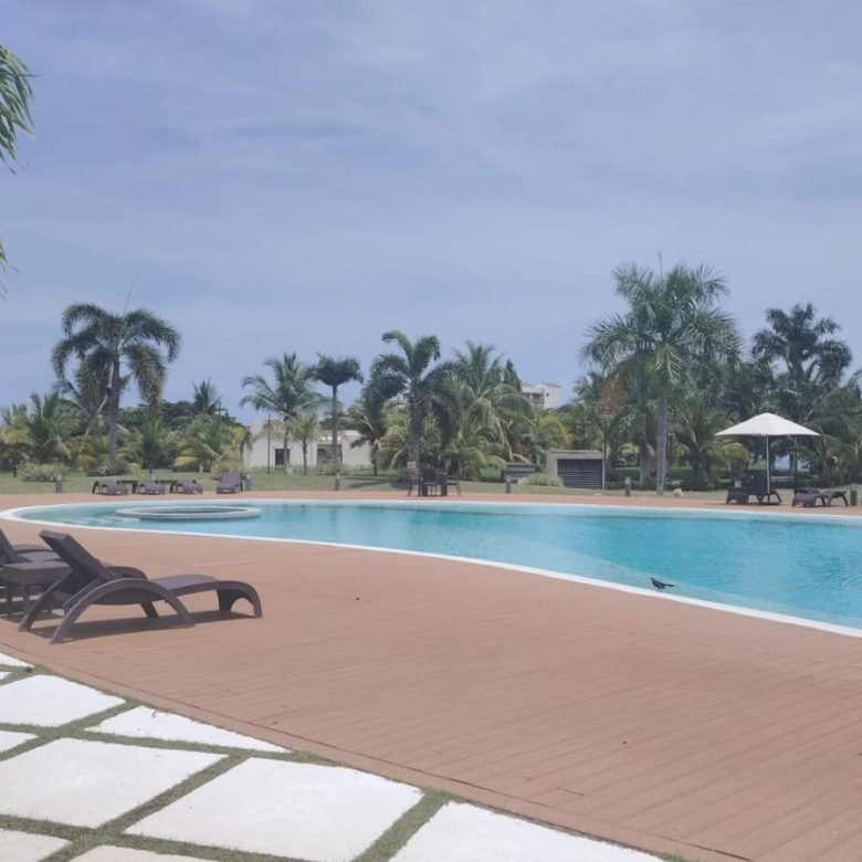 Casamar – Playa Riomar: Con Campo de Golf, Elegancia, y Frente a Playa, Amoblado