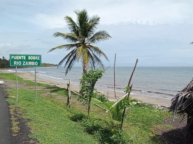 Colon – Frente a Playa: Costa Abajo, Terreno de 17 Hectáreas