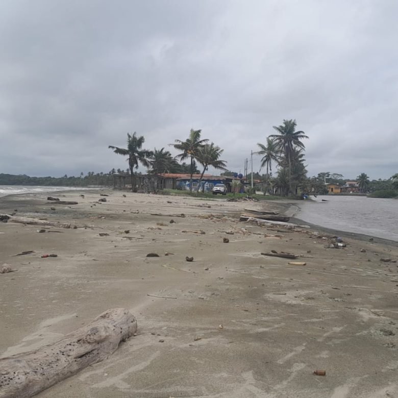 Colon – Frente a Playa: Costa Abajo, Terreno de 17 Hectáreas