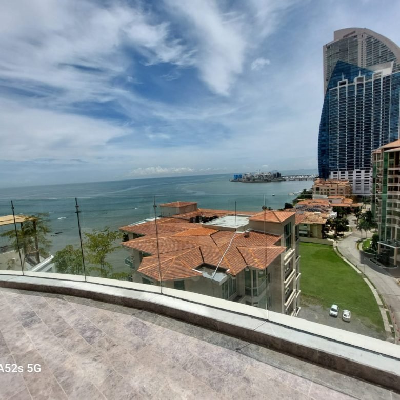 Punta Pacifica, de Lujo – Pacific Point: Frente al Mar, Apartamento de 404 m², con 3 Recamaras