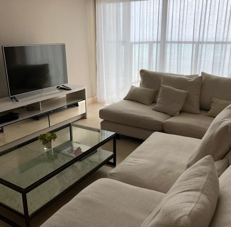 Yoo – Avenida Balboa, frente al mar: Apartamento en torre de lujo, Amoblado