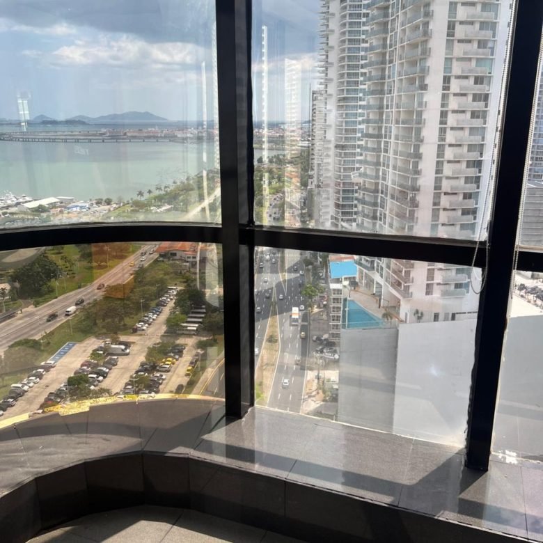 Avenida Balboa, Bella Vista: Oficina con Vista al Mar