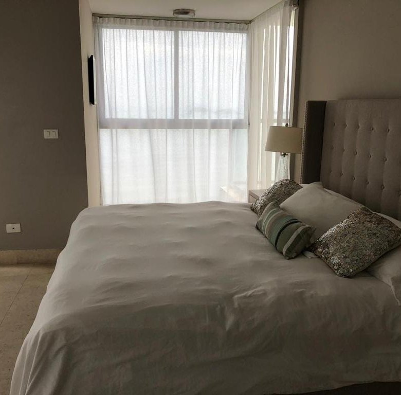 Yoo – Avenida Balboa, frente al mar: Apartamento en torre de lujo, Amoblado