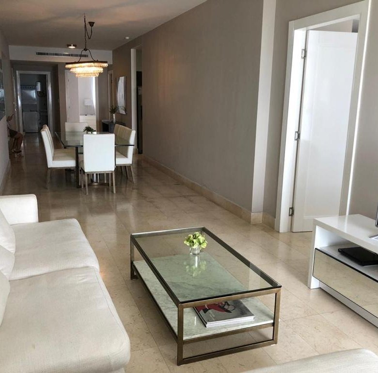 Yoo – Avenida Balboa, frente al mar: Apartamento en torre de lujo, Amoblado