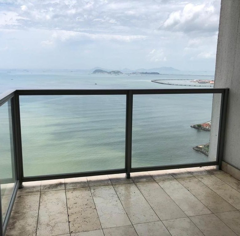 Yoo – Avenida Balboa, frente al mar: Apartamento en torre de lujo, Amoblado