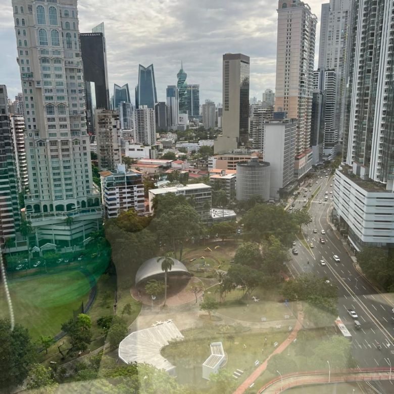 Avenida Balboa, Bella Vista: Oficina con Vista al Mar