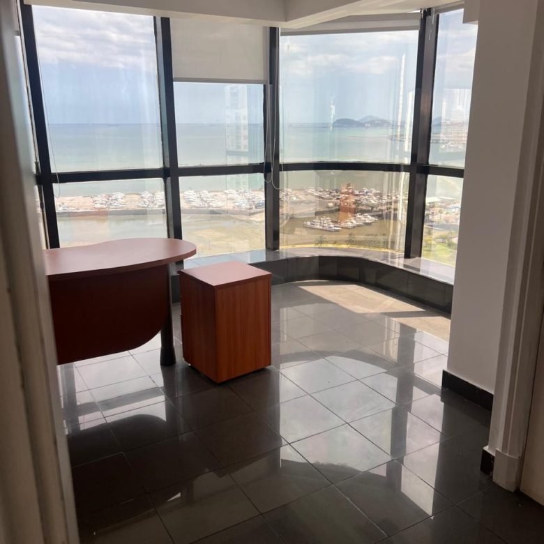 Avenida Balboa, Bella Vista: Oficina con Vista al Mar