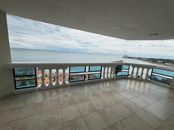 En El Mar, La Vida Es Más Sabrosa: Viva en Playa Coronado, Frente Al Playa 160 m²
