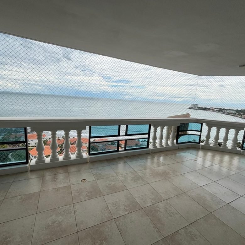 En El Mar, La Vida Es Más Sabrosa: Viva en Playa Coronado, Frente Al Playa 160 m²