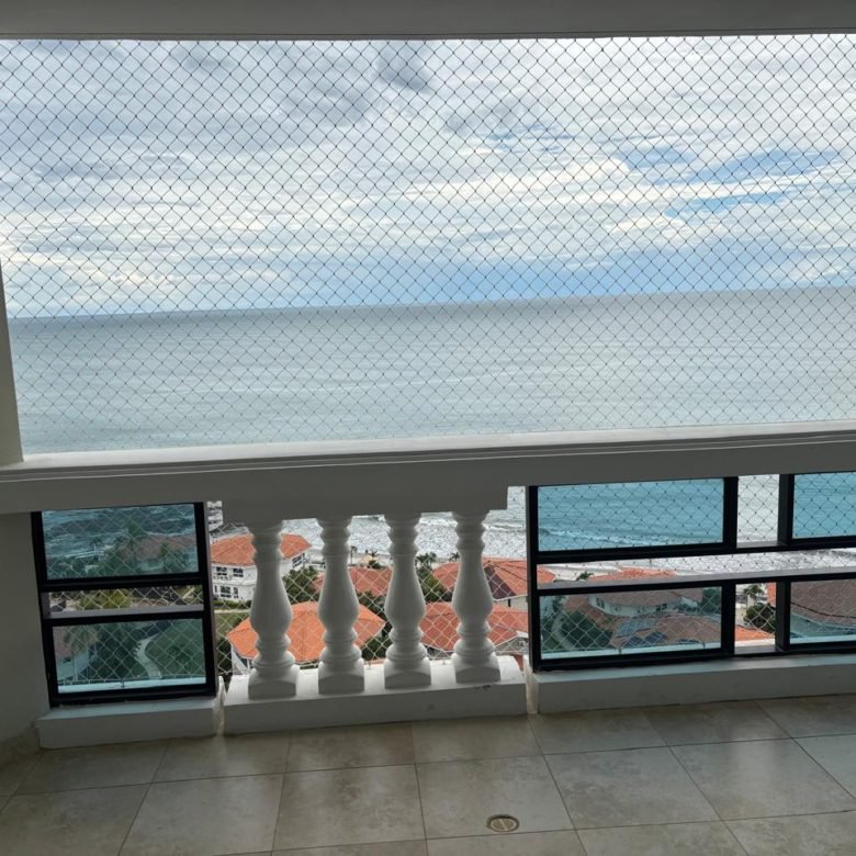 En El Mar, La Vida Es Más Sabrosa: Viva en Playa Coronado, Frente Al Playa 160 m²