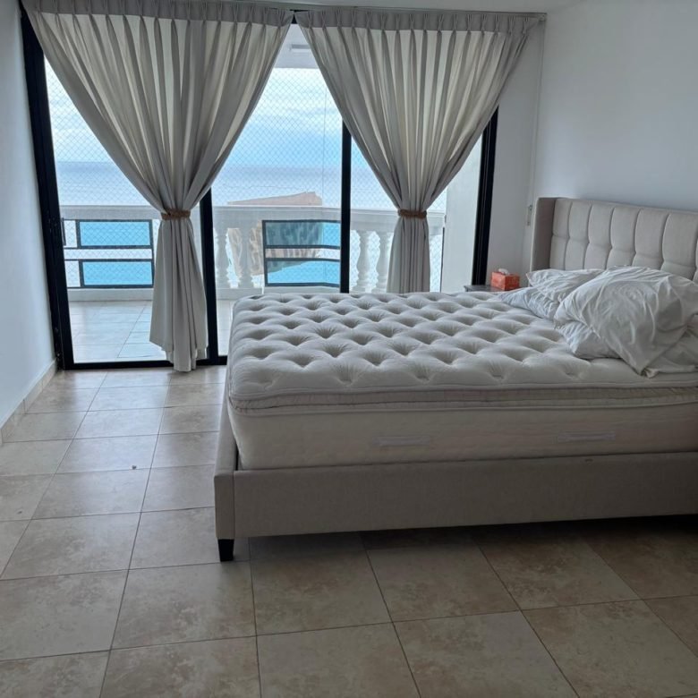 En El Mar, La Vida Es Más Sabrosa: Viva en Playa Coronado, Frente Al Playa 160 m²