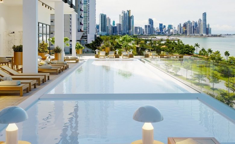 Avenida Balboa frente al Mar: En construcción avanzada, apartamento frente al mar