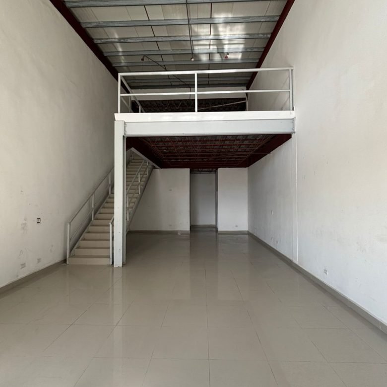 Local Comercial de Planta Baja – en Plaza Comercial: Milla 8