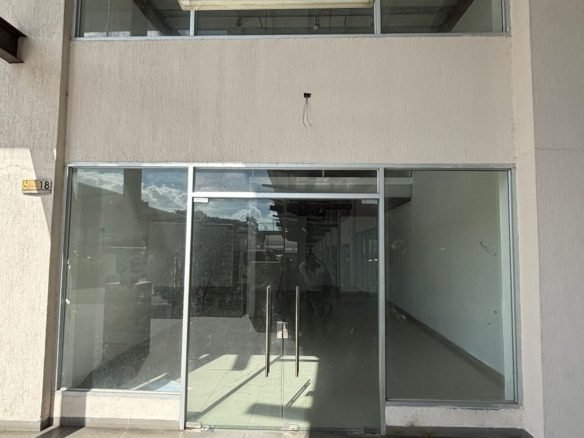 Local Comercial de Planta Baja – en Plaza Comercial: Milla 8