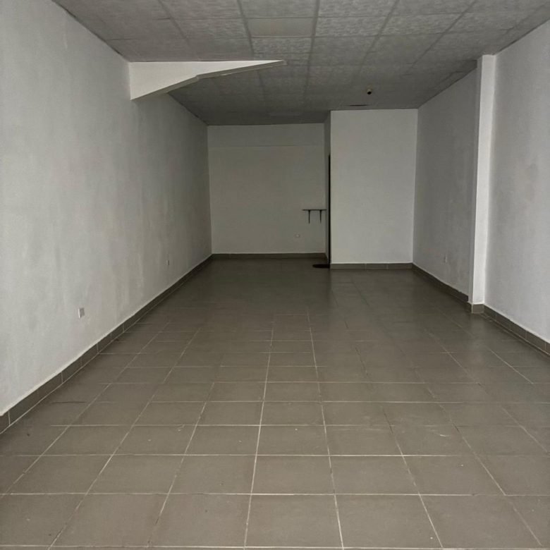 Local Comercial de Piso 1 – en Plaza Comercial: Mañanitas, frente a Metro