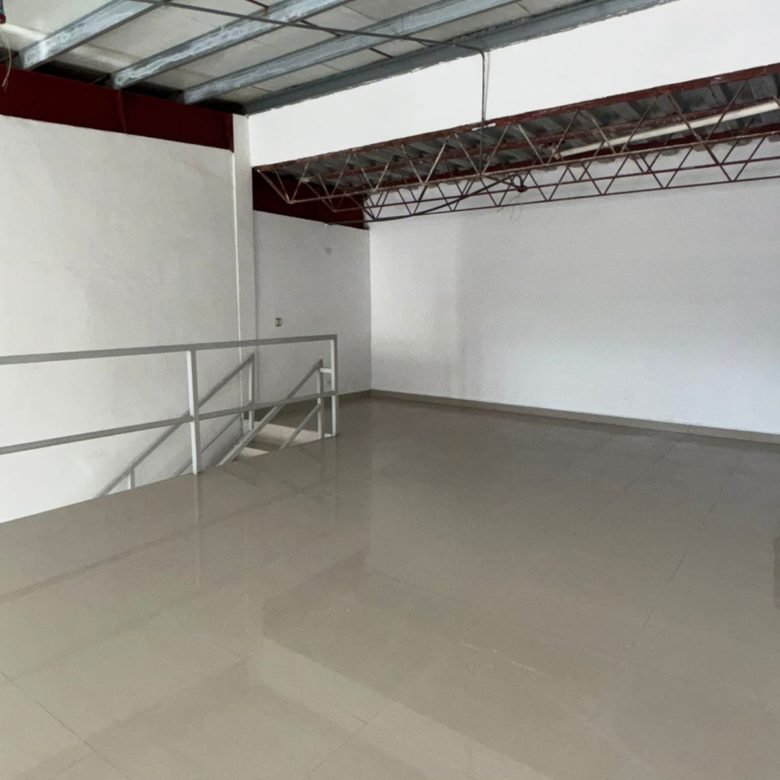 Local Comercial de Planta Baja – en Plaza Comercial: Milla 8