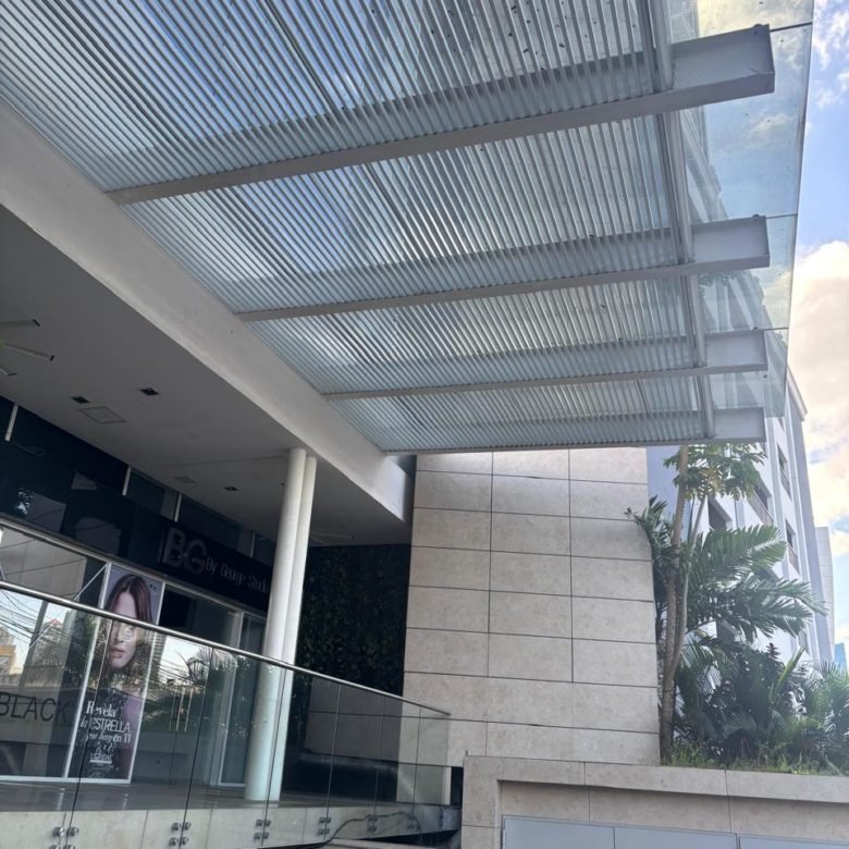 San Francisco – Frente a MultiPlaza, Elegante Plaza, Local de piso 1