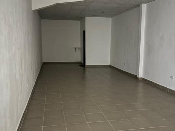 Local Comercial de Piso 1 – en Plaza Comercial: Mañanitas, frente a Metro