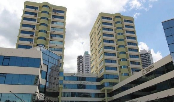 Marbella: Local Comercial de Planta Baja, En Royal Center