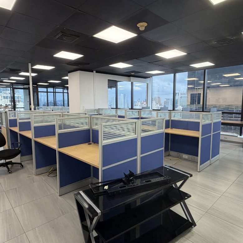 Oficina Amoblada en Plaza Banco General, Calle 50, Incluye Electricidad y Mtto