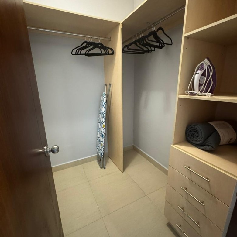 Playa Vistamar: Amplio Apartamento en Las Olas, Amoblado
