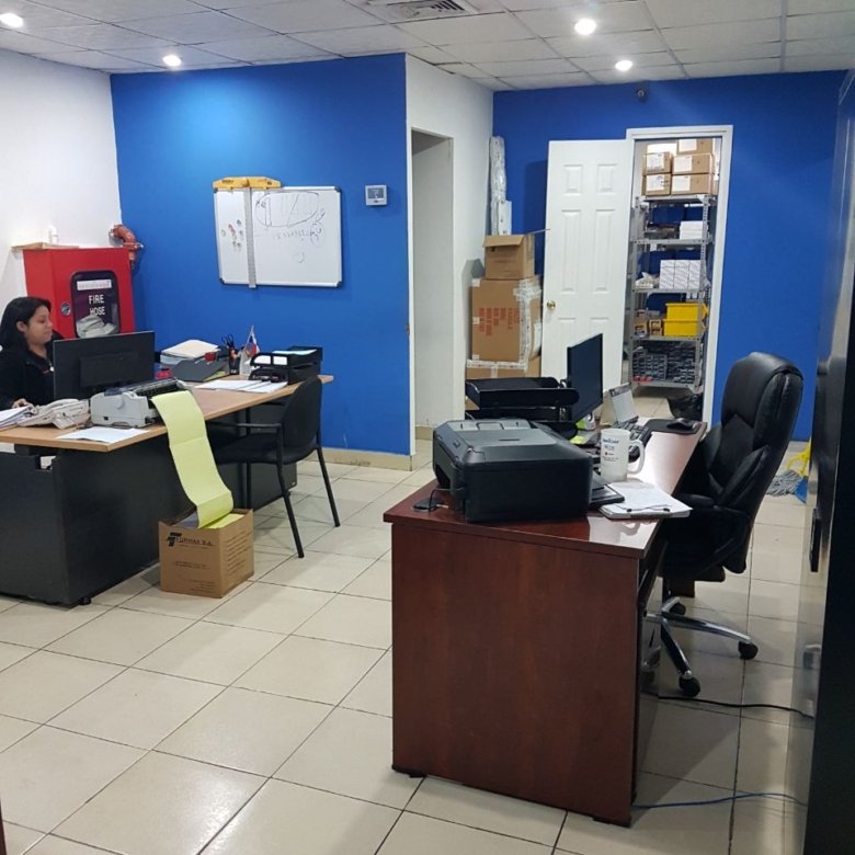 Bodega en Costa del Este: 1800m2, con Rampa / Andén de Carga, 7mts altura