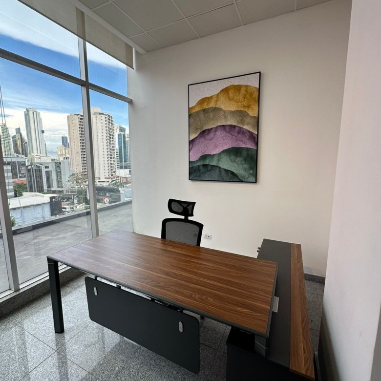 Oficina en el Centro de la Ciudad – Obarrio: Amoblada, con financiamiento directo