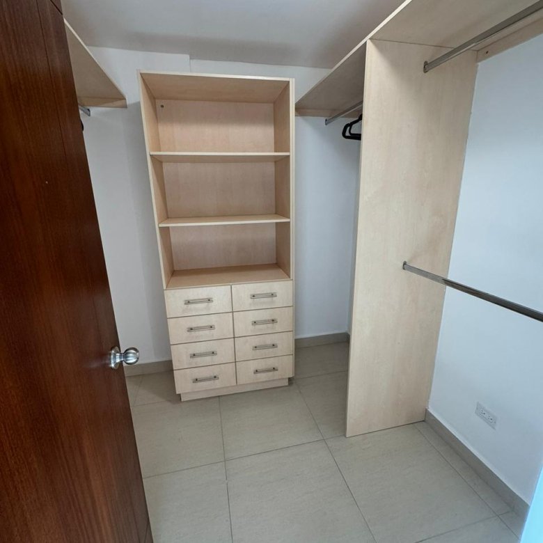 Playa Vistamar: Amplio Apartamento en Las Olas, Amoblado