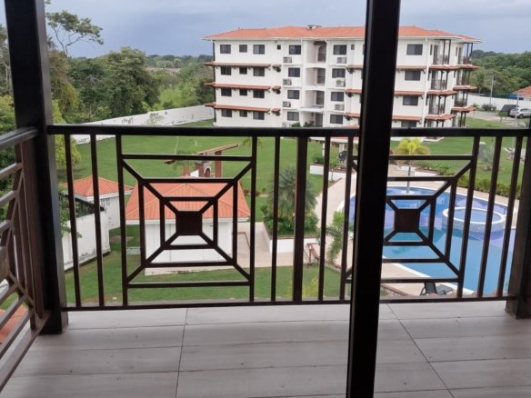 Playa Coronado: Apartamento Amoblado en Residencial Cerrado