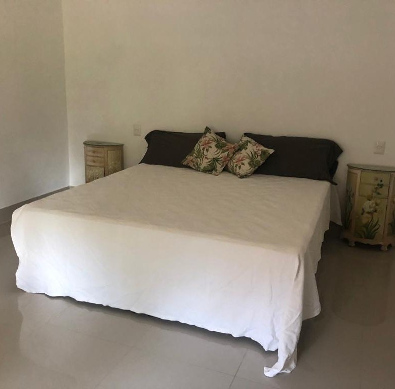 Clayton: Amoblada – Casa / Town – Home, de 7 Recámaras, 2 Terrazas y Area Verde