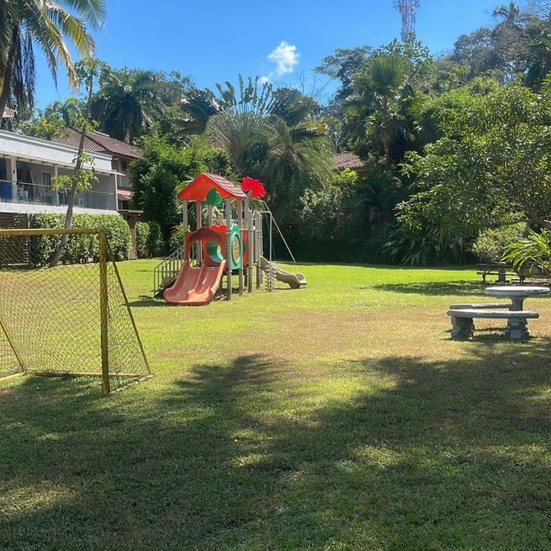 Clayton: Amoblada – Casa / Town – Home, de 7 Recámaras, 2 Terrazas y Area Verde
