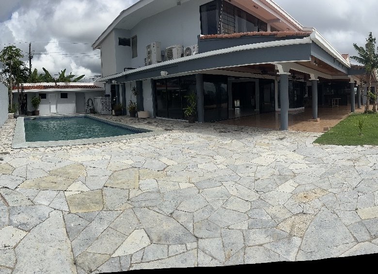 Amplia Casa con Piscina, de 4 recámaras en Sector de Excelente Altura y Nivel: Betania – Altos del Dorado
