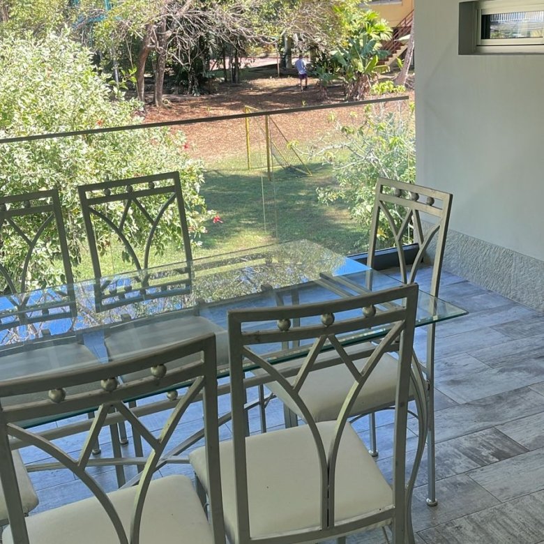 Clayton: Amoblada – Casa / Town – Home, de 7 Recámaras, 2 Terrazas y Area Verde
