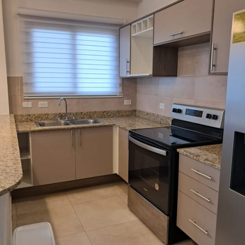 Playa Coronado: Apartamento Amoblado en Residencial Cerrado